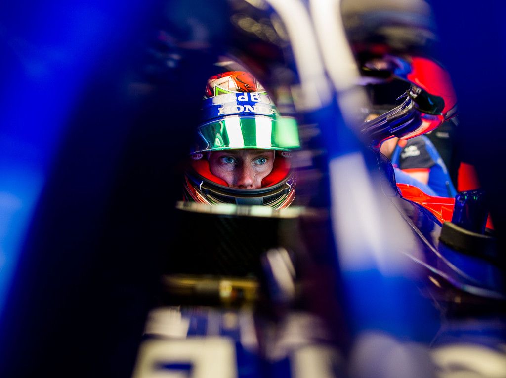 Toro Rosso revert to older spec Honda engine