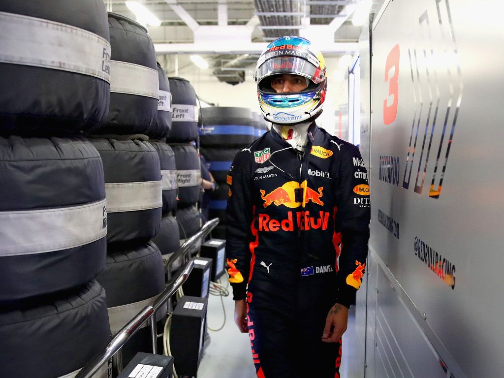 Christian Horner: Dark cloud following Daniel Ricciardo