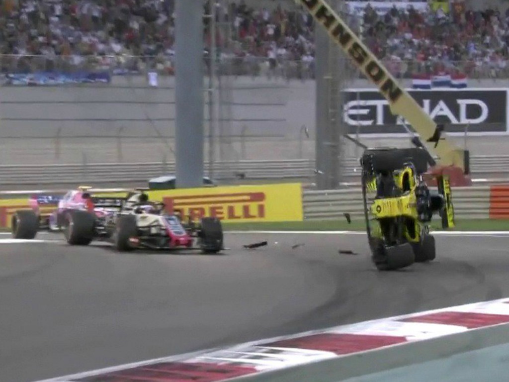 Nico Hulkenberg: Big crash in Abu Dhabi