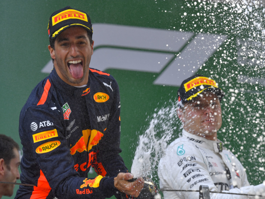 Daniel Ricciardo: Renault trying to be 'too clever' | PlanetF1 : PlanetF1