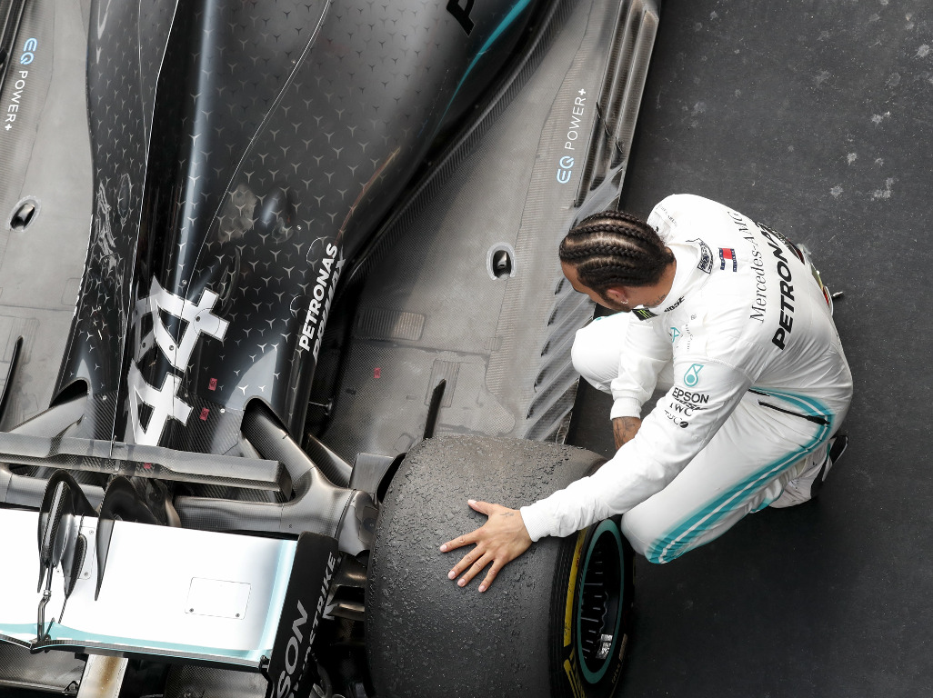 Lewis-Hamilton-Mercedes-44