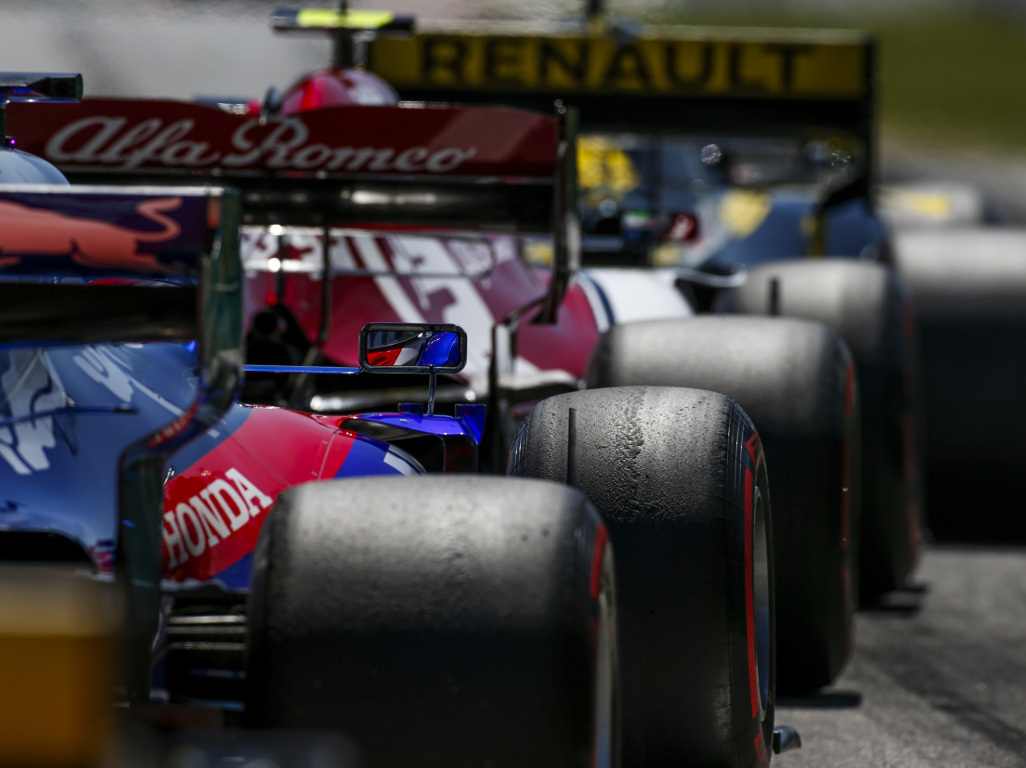 Pirelli-tyres-red-PA