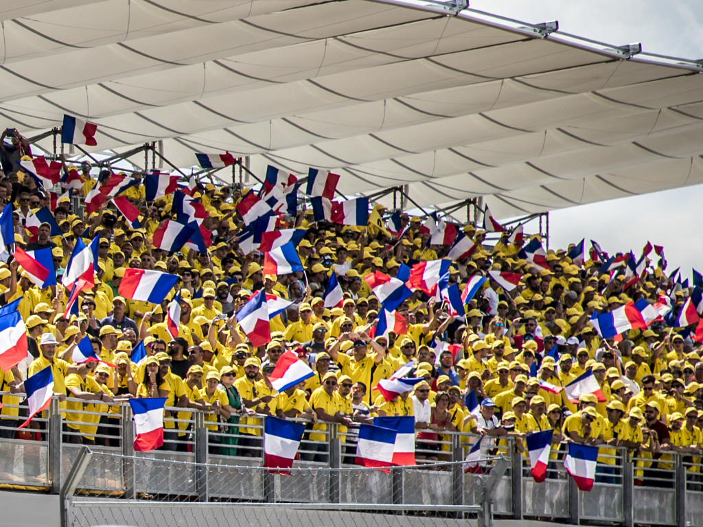 French-GP-Renault-fans-PA