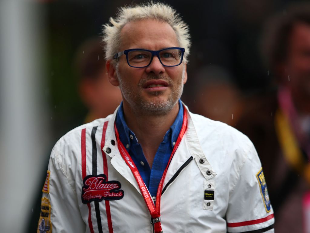 雅克·维伦纽夫(Jacques Villeneuve)表示，威廉姆斯不应该得到预算上限的救命稻草。