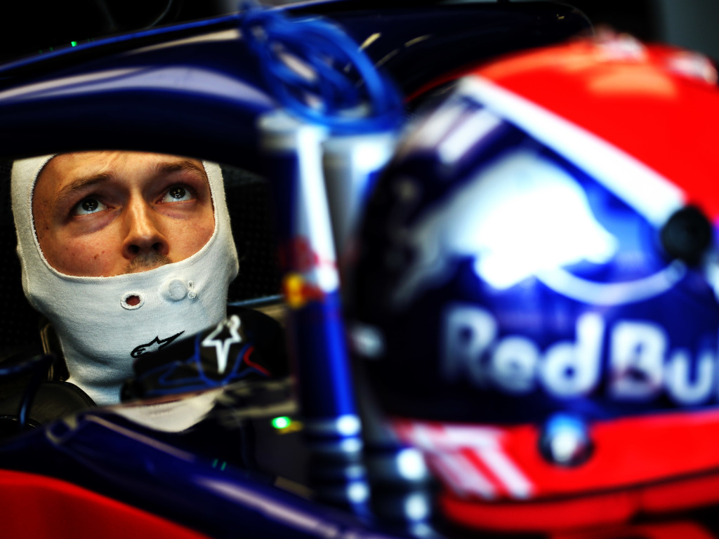 Daniil kvyat hot sale helmet