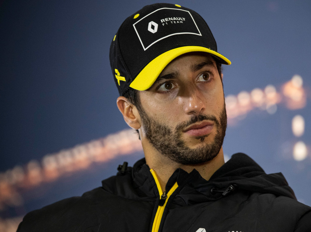 Daniel ricciardo hot sale renault hat