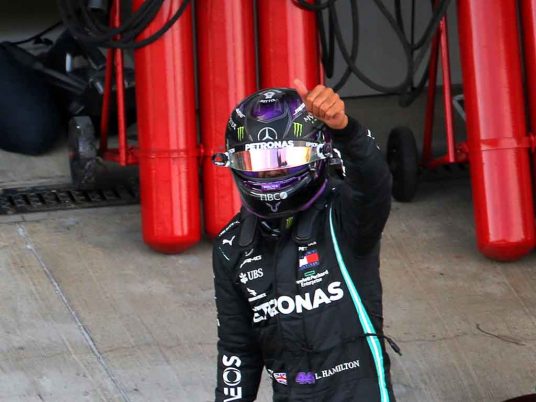 Time running out for Hamilton mega deal as cap looms | PlanetF1 : PlanetF1