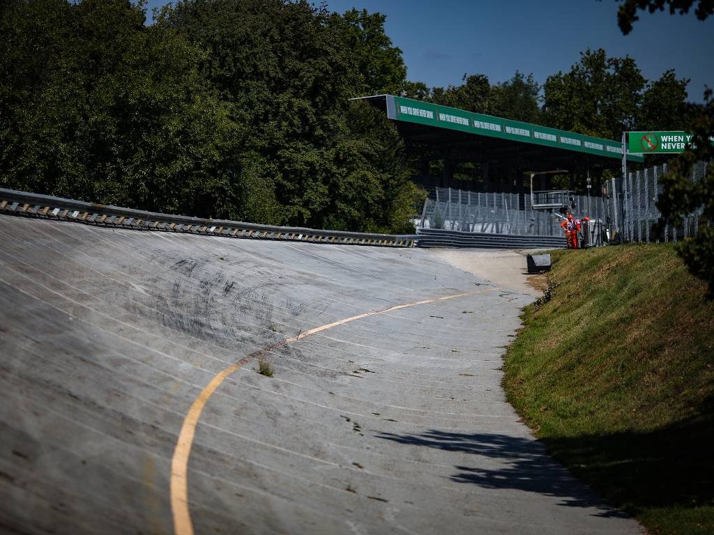 Monza banking