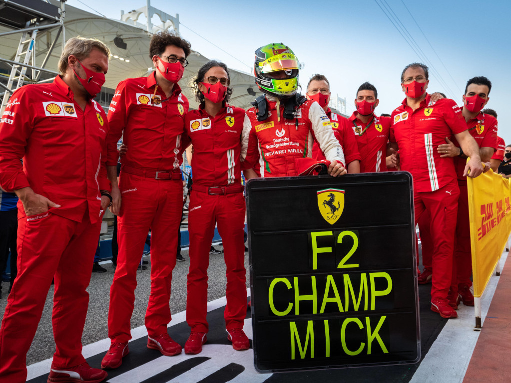 Mick Schumacher Titre De Formule 2 Ferrari