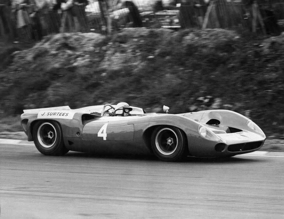 John Surtees Dans Une Lola De 1965