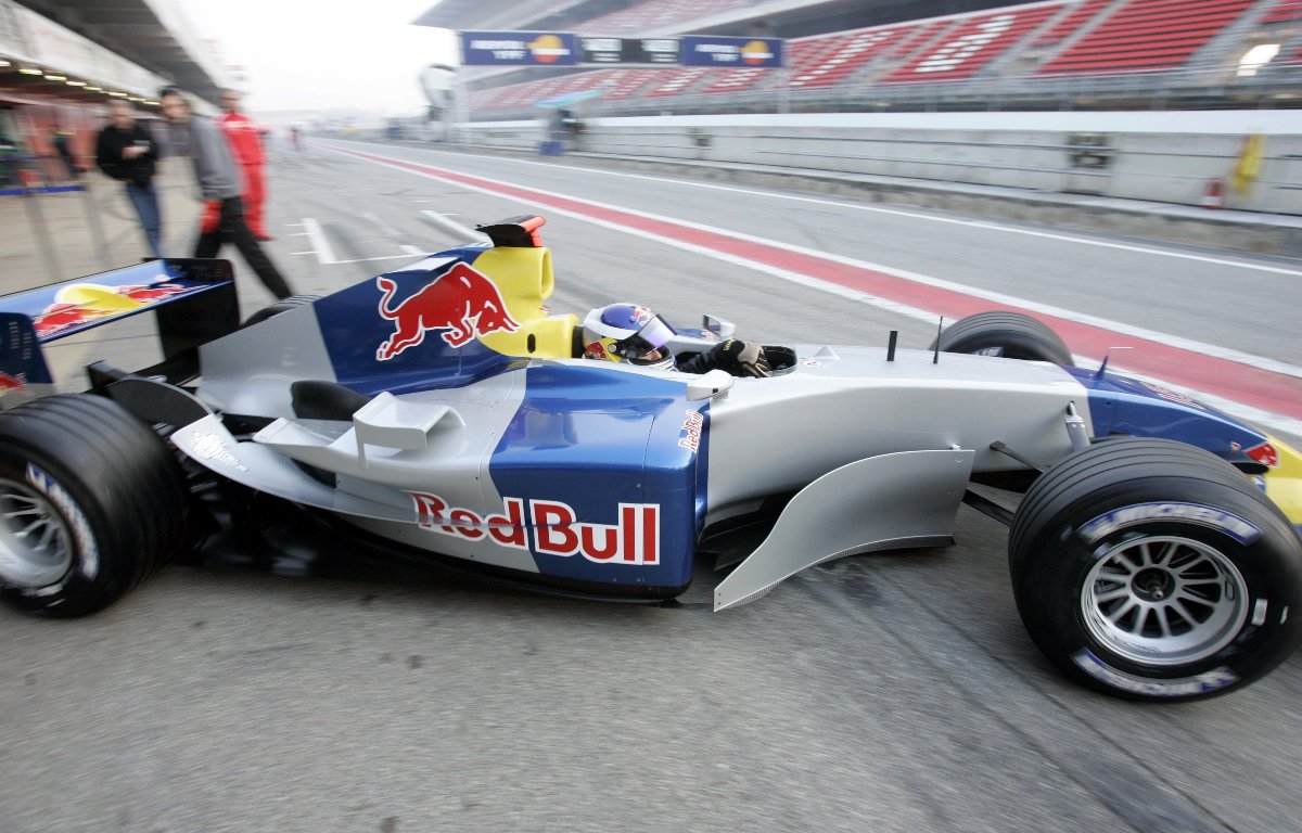Red-Bull-2004-PA.jpg