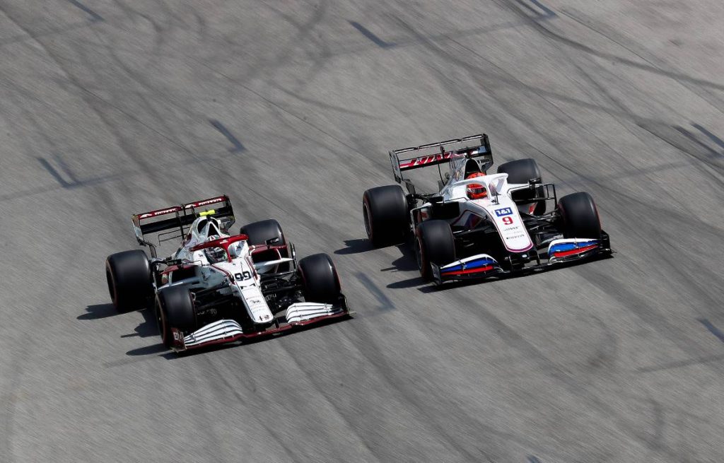 Nikita Mazepin (Haas) overtakes Antonio Giovinazzi (Alfa Romeo) during qualifying at Imola