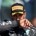 Qualy: 101st pole for Hamilton, a red flag for Sainz