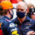 Max Verstappen与Adrian Newey在摩纳哥大奖赛中谈判。Monte Carlo 5月2021年