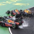 Valtteri Bottas在匈牙利GP的第一个角落导致近战。匈牙线8月2021年8月..