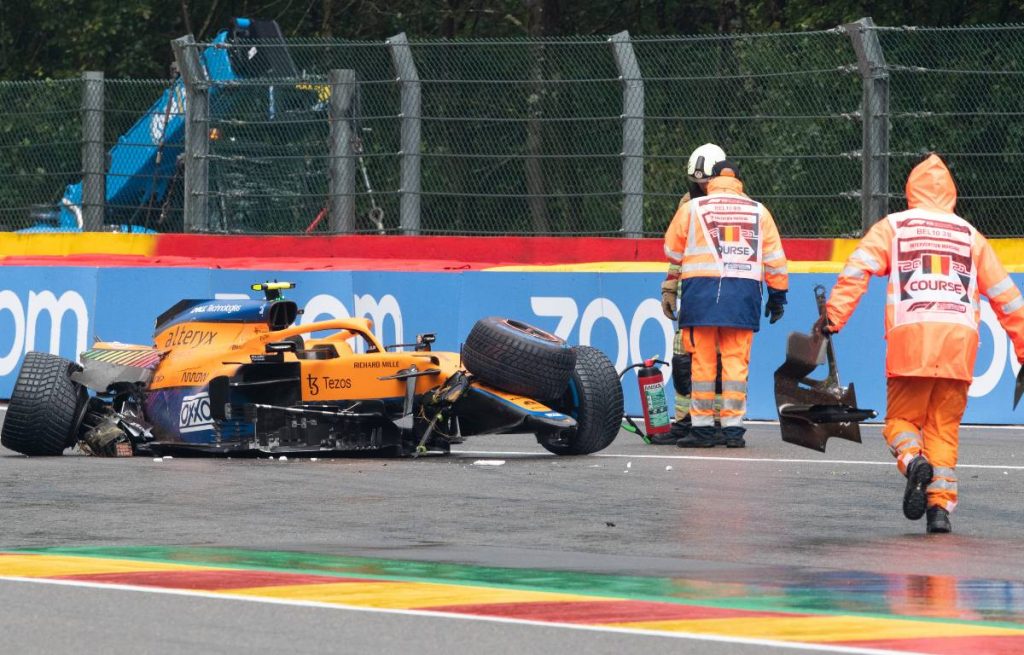 Lando Norris'坠毁了麦克拉伦，为比利时GP合格。Spa-Francorchamps 8月2021年。