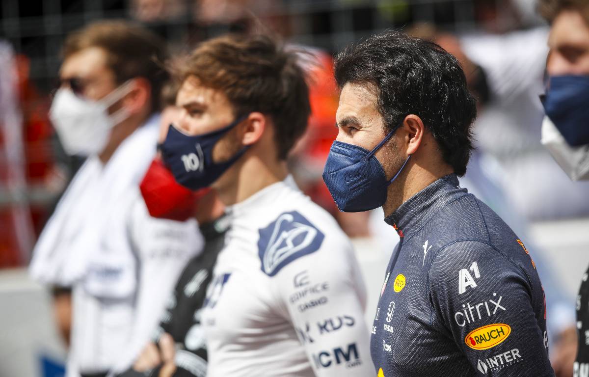 塞尔吉奥·佩雷斯和皮埃尔·加斯利在斯蒂里安大奖赛发车。奥地利,2021年6月。