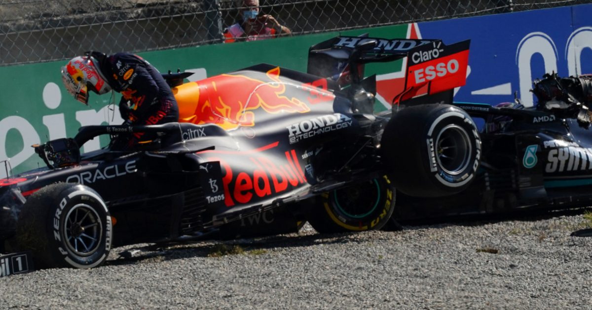 Max Verstappen和Lewis Hamilton相撞。2021年9月。