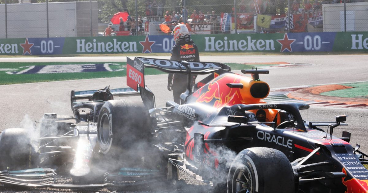 Max Verstappen从车祸中逃生。2021年9月