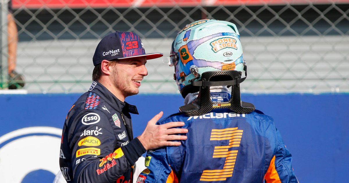 Max Verstappen和Daniel Ricciardo互相祝贺。意大利2021年9月