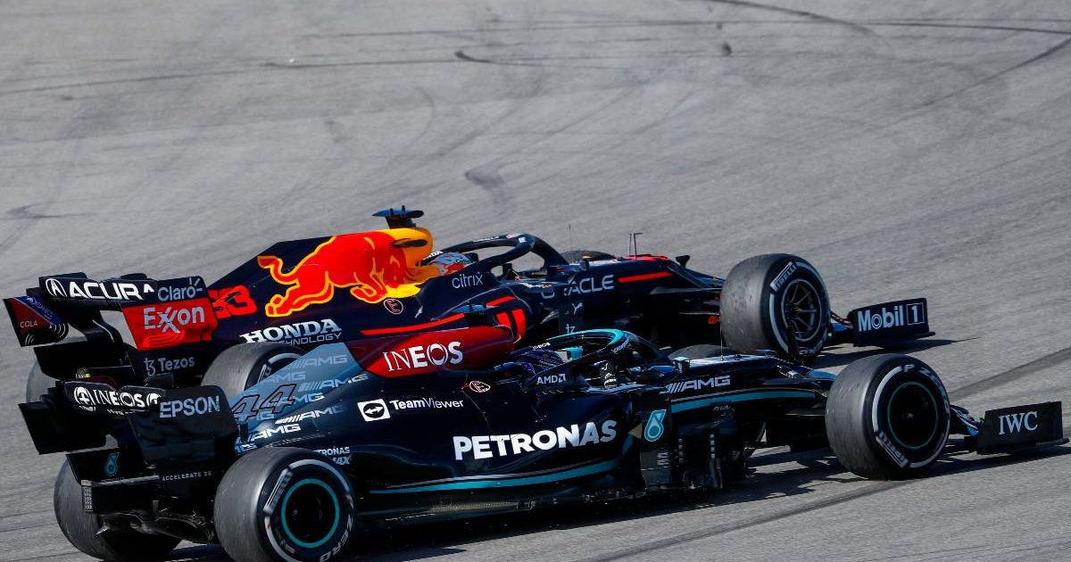 Max Verstappen的红牛和刘易斯汉密尔顿在美国大奖赛期间的梅赛德斯。奥斯汀10月2021年。