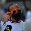 Lewis Hamilton橙色太阳镜。墨西哥2021年11月