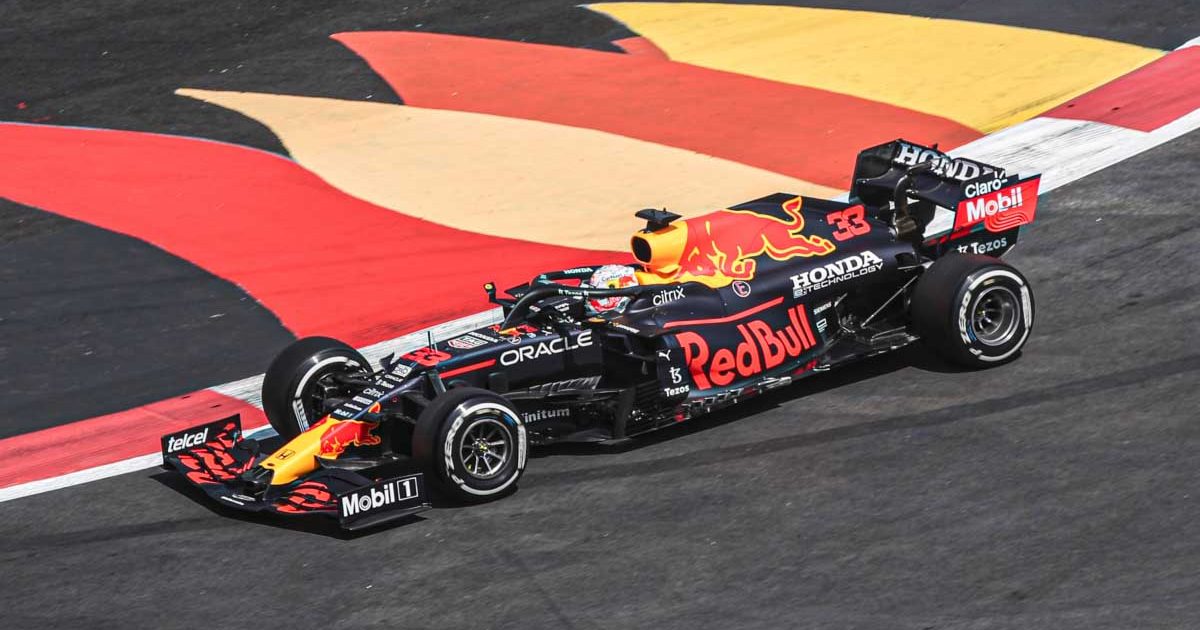 Max Verstappen在自由练习中开车。墨西哥大奖赛，2021年11月。