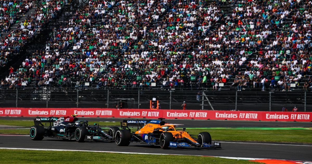 Valtteri Bottas trying to pass Daniel Ricciardo. Mexico November 2021