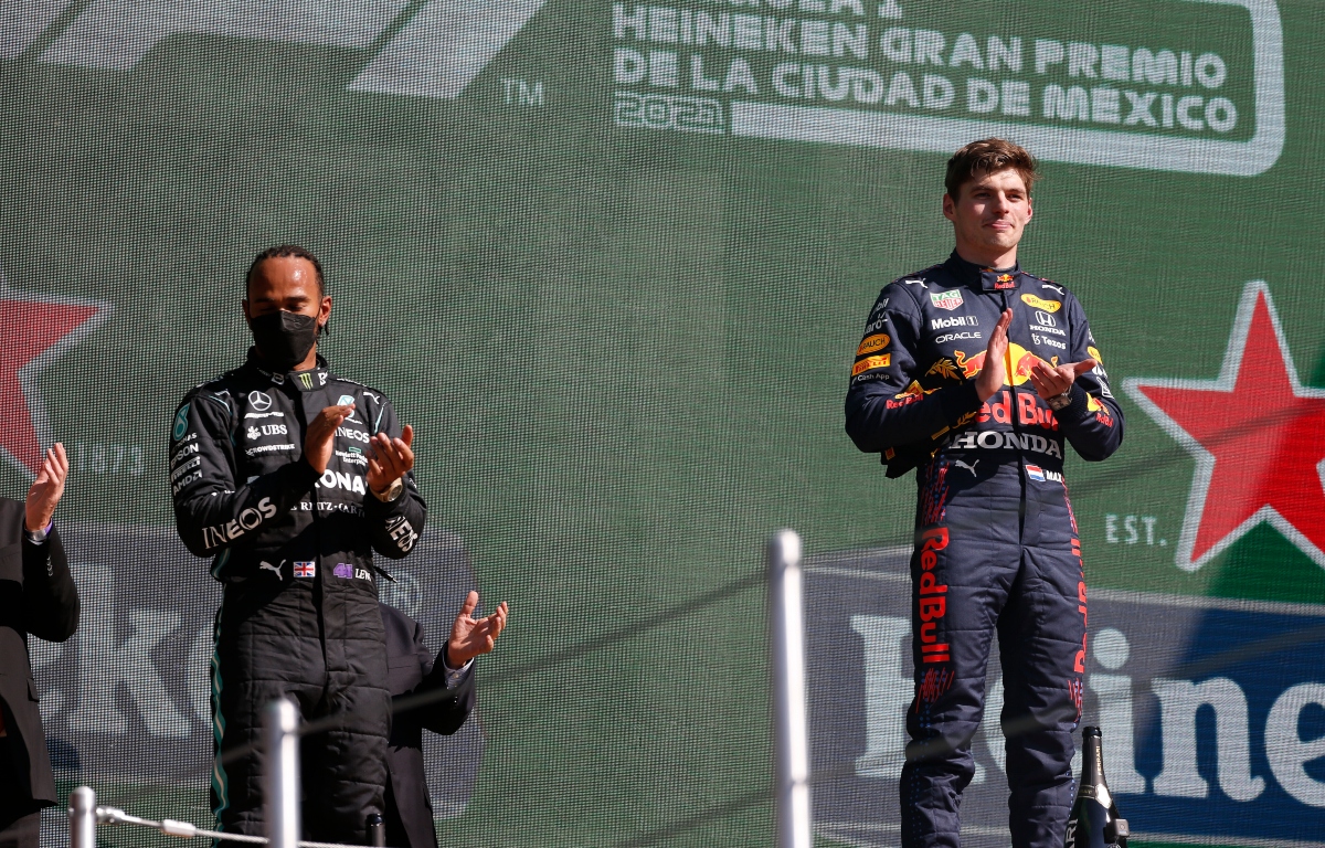 Lewis Hamilton et Max Verstappen sur le podium.  Mexique Novembre 2021