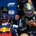 Lewis Hamilton走向Max Verstappen。巴西2021年11月