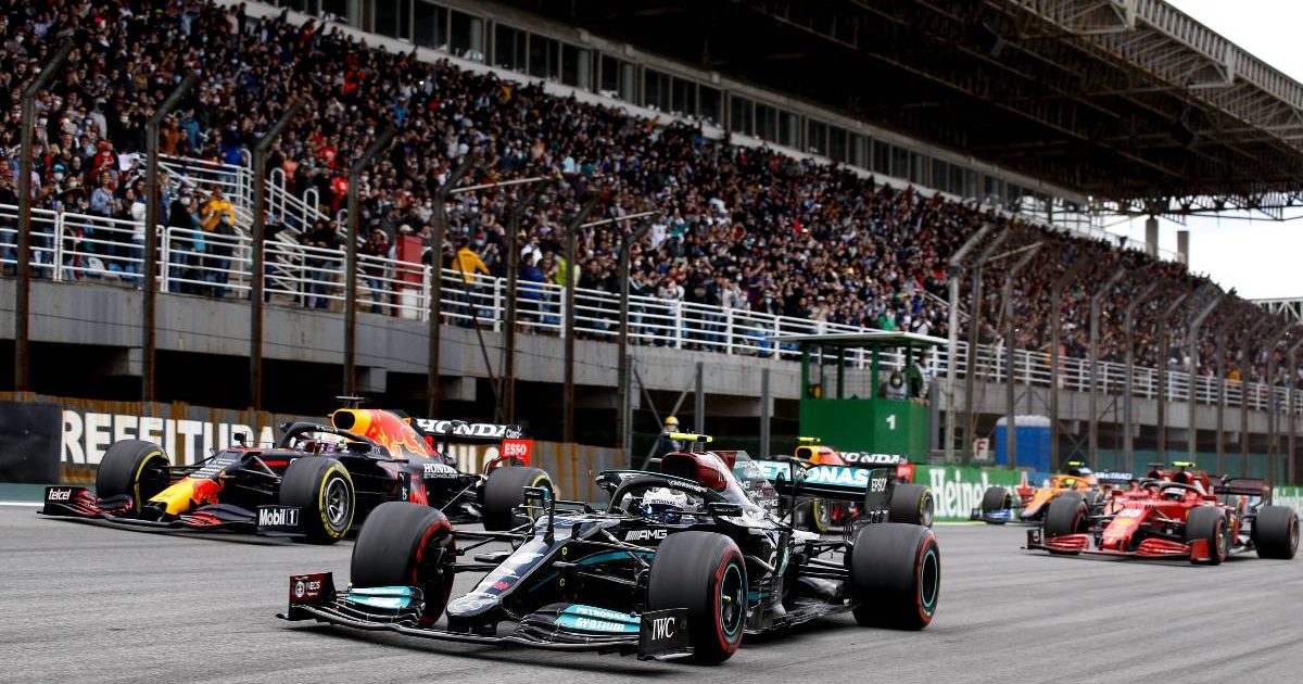 Valtteri Bottas leads at the start of Formula 1 Sao Paulo GP sprint qualifying. Interlagos November 2021.