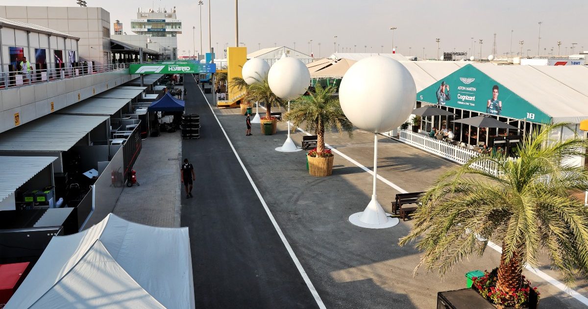 卡塔尔安静的F1围场。2021年11月。