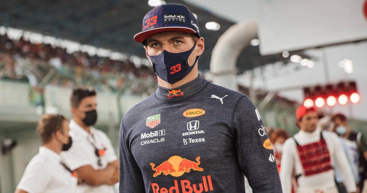 Max Verstappen，红牛，看起来很严肃。卡塔尔,2021年11月。