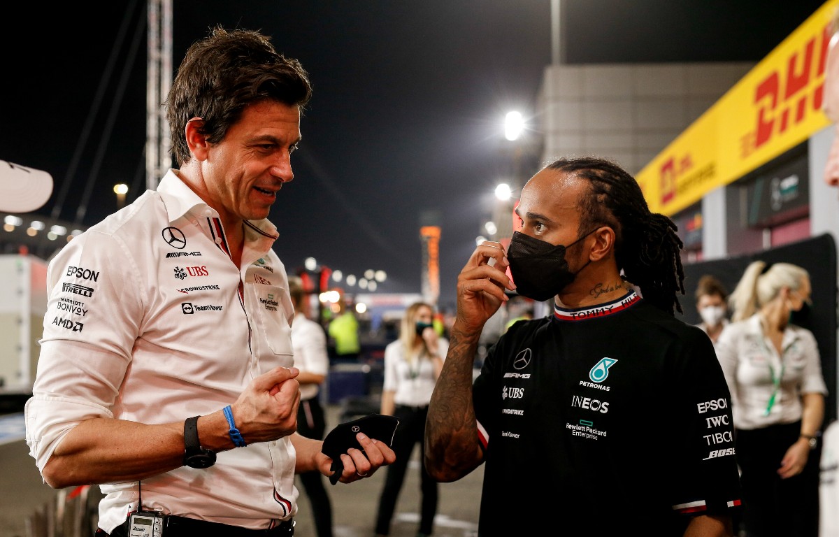 Toto Wolff and Lewis Hamilton, Mercedes, talking in Qatar. November 2021.