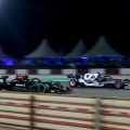瓦尔特利-博塔斯和Yuki Tsunoda在卡塔尔大奖赛。卢塞尔2021年11月。