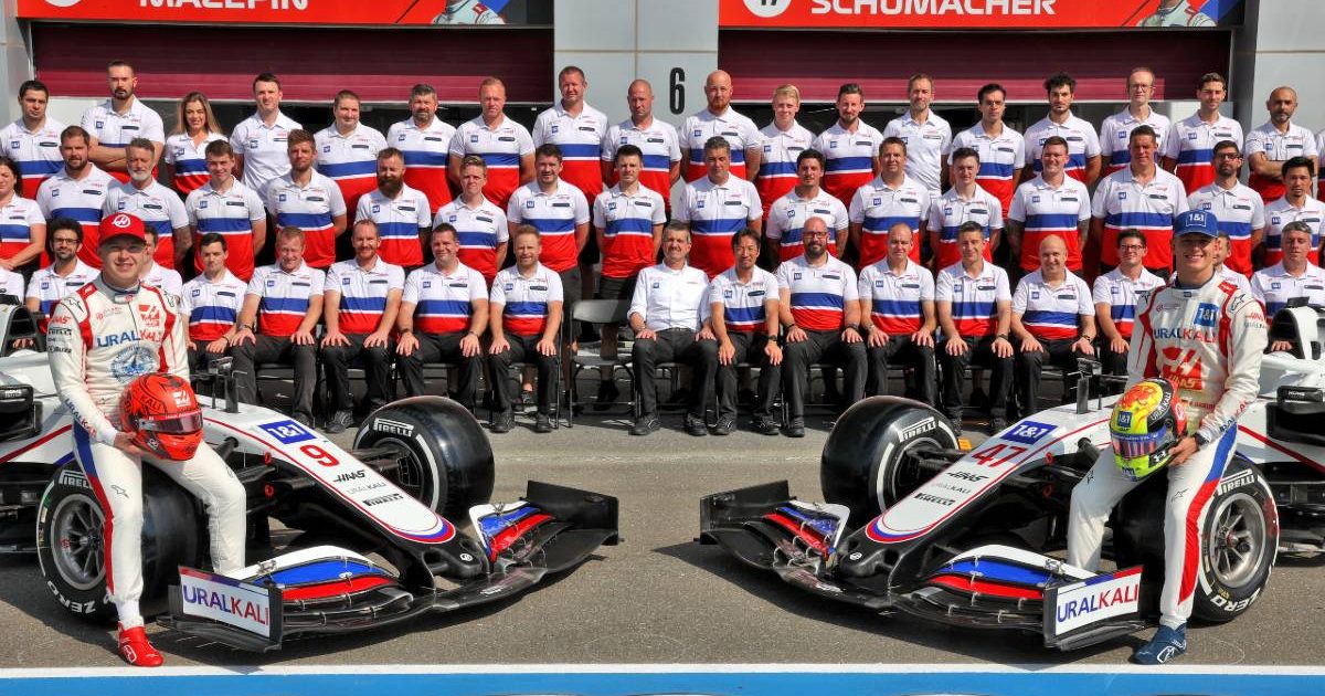 Haas staff line up for a team photo. Lusail November 2021.
