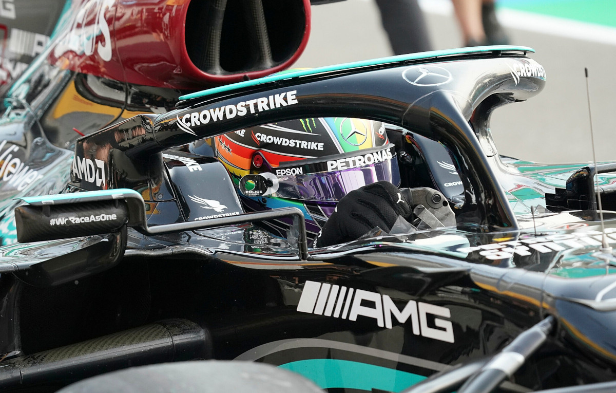 Lewis Hamilton Mercedes rainbow helmet. Qatar November 2021