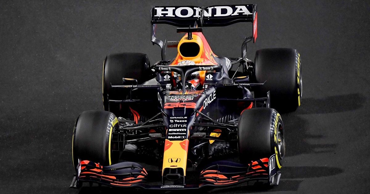 Max Verstappen在自由练习中开车。沙特阿拉伯，2021年12月。