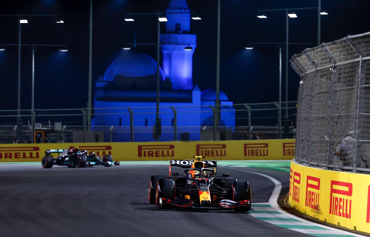塞尔吉奥佩雷斯的红牛在沙特阿拉伯大奖赛排位赛。f1吉达赛车，2021年12月。