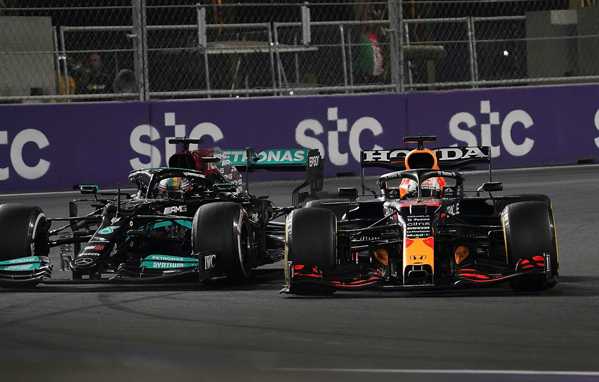 Lewis Hamilton refutes Toto Wolff: We're not throwing Mercedes W14 'in the  bin' : PlanetF1