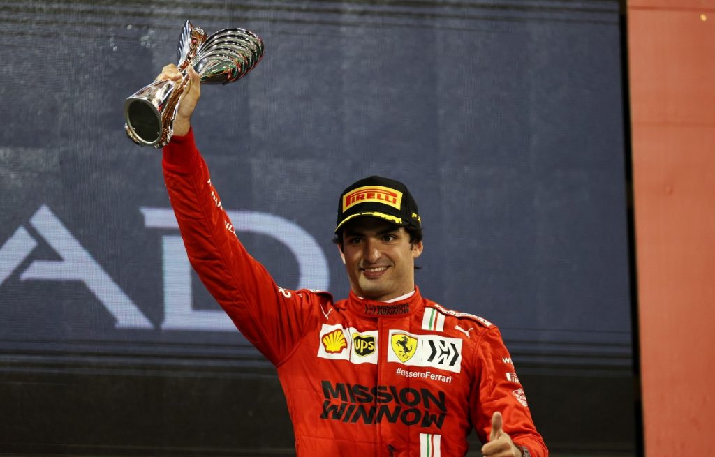 Carlos Sainz's strong 2021 campaign should worry Charles Leclerc : PlanetF1