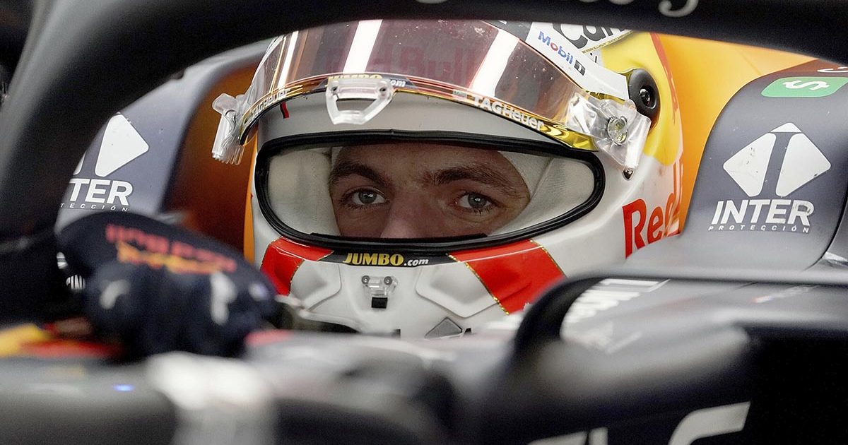 Max Verstappen sat in Abu Dhabi garage. Yas Marina December 2021