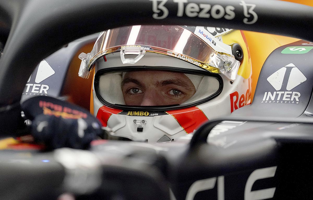Max Verstappen sat in Abu Dhabi garage. Yas Marina December 2021