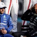 Valtteri Bottas和Lewis Hamilton的年终照片。2021年12月