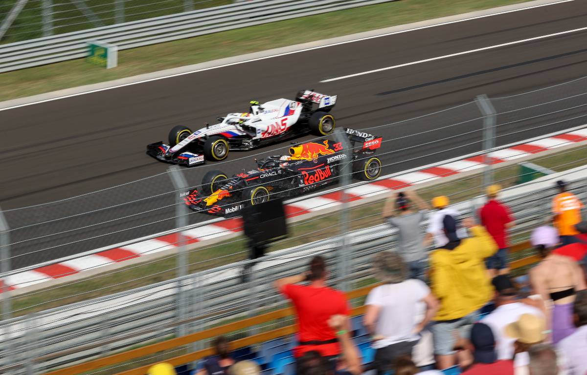Max Verstappen lucha contra el ‘gran momento destacado’ de la primera temporada de Fórmula 1 de Mick Schumacher Max Verstappen lucha contra el ‘gran momento destacado’ de la primera temporada de Fórmula 1 de Mick Schumacher