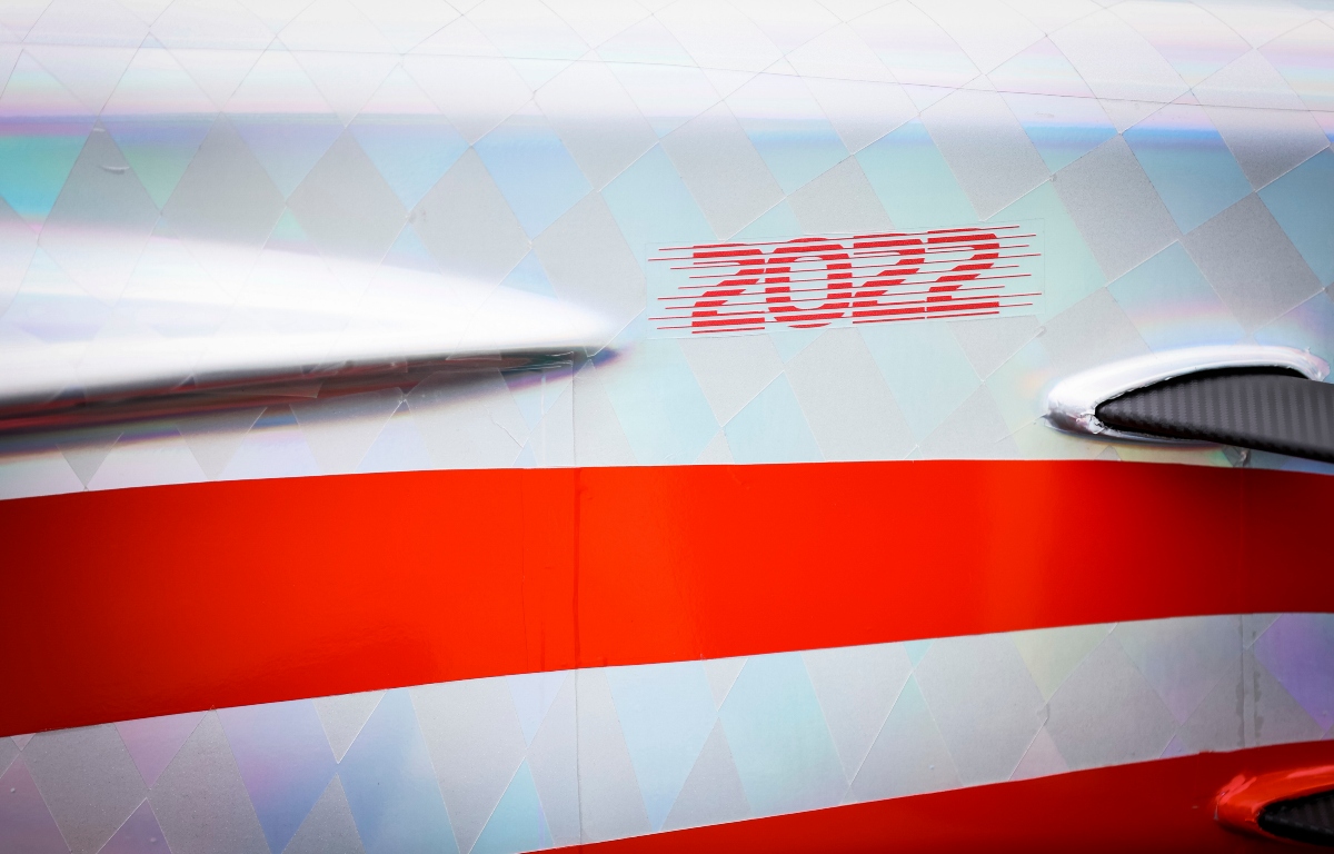 侧面的侧面是公式1 2022原型。Silverstone 7月2021年
