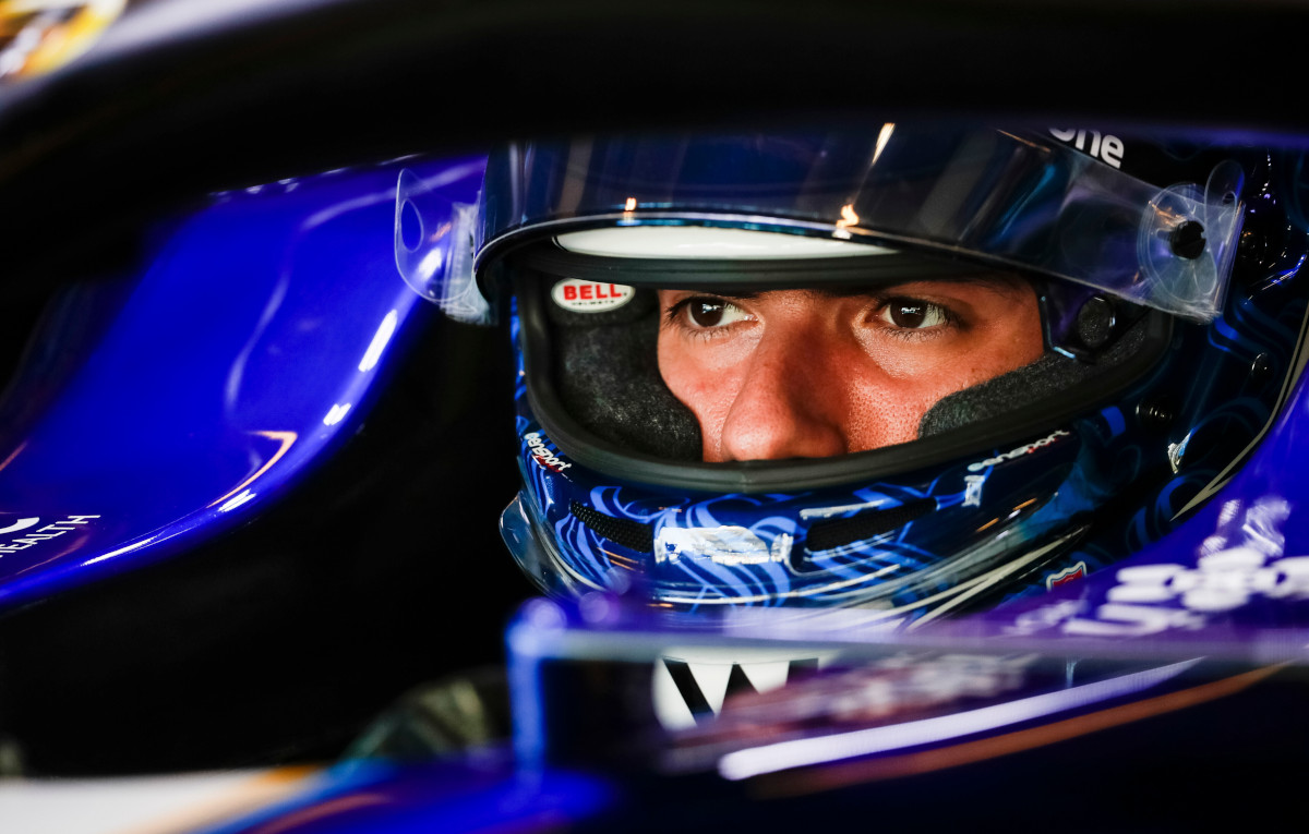 Nicholas Latifi up close in his helmet. Abu Dhabi December 2021
