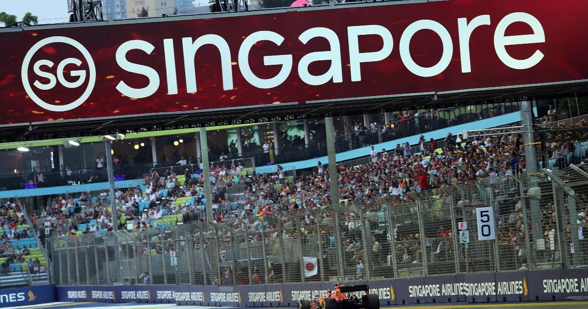 查尔斯勒克莱尔通过一个看台在新加坡大奖赛资格赛。2019年9月滨海湾。