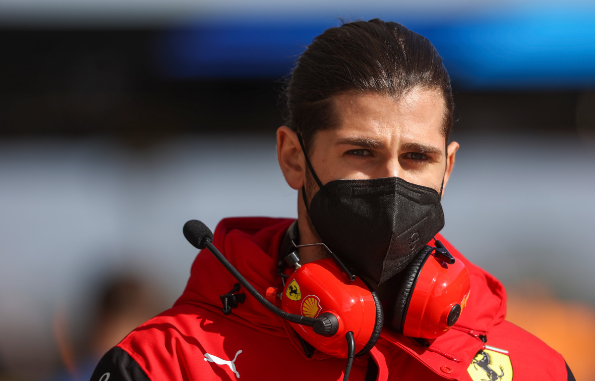 Antonio Giovinazzi watching Ferrari test. Barcelona February 2022