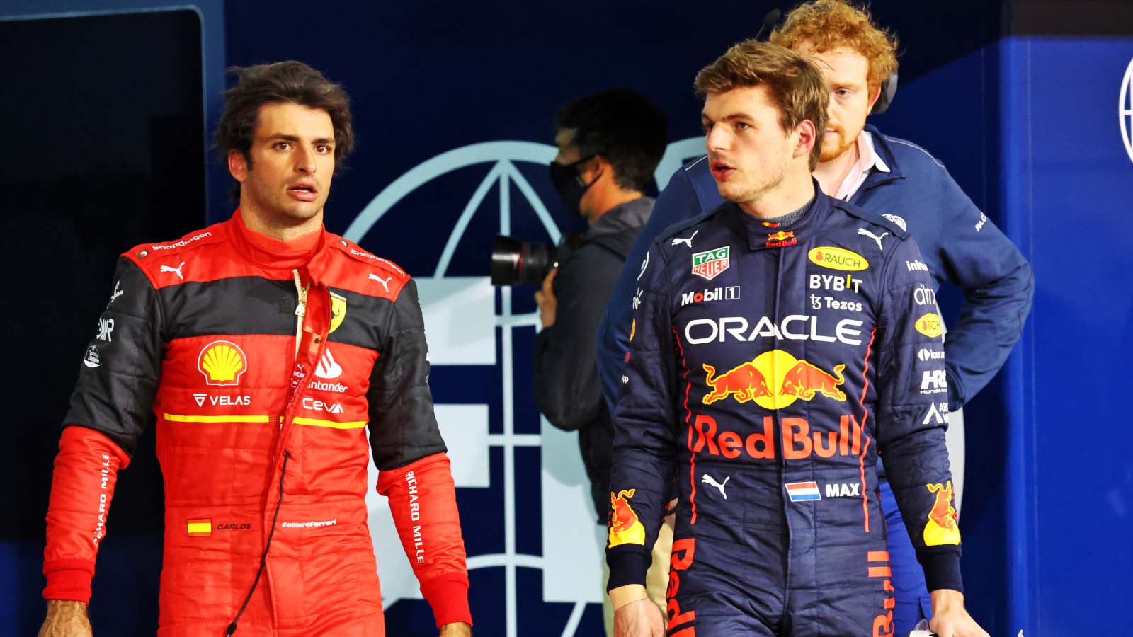 Carlos Sainz and Max Verstappen after qualifying. Bahrain March 2022.